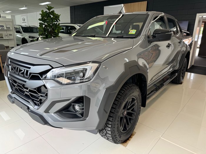 2025 ISUZU D-MAX BLADE