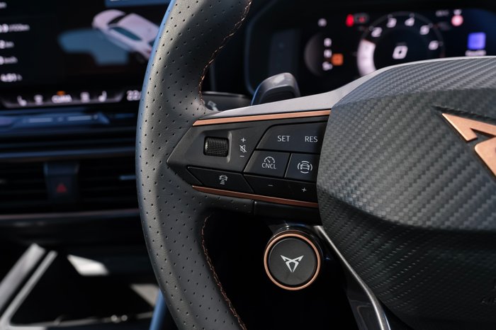 2025 CUPRA Leon VZx