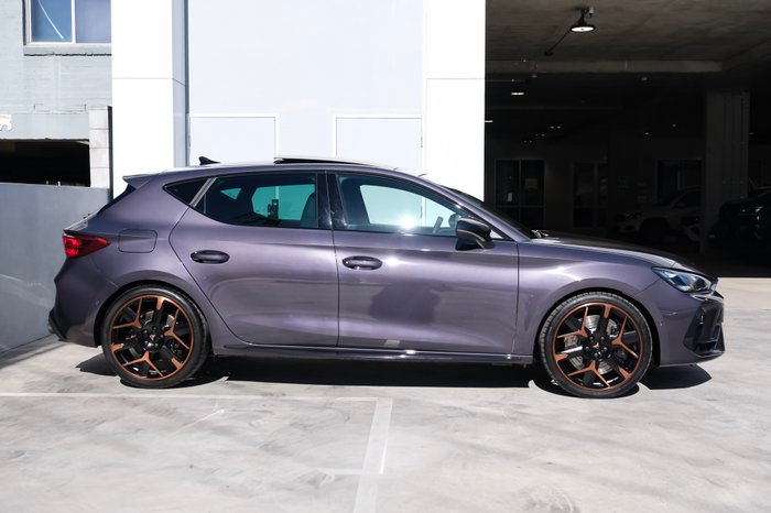 2025 CUPRA Leon VZx