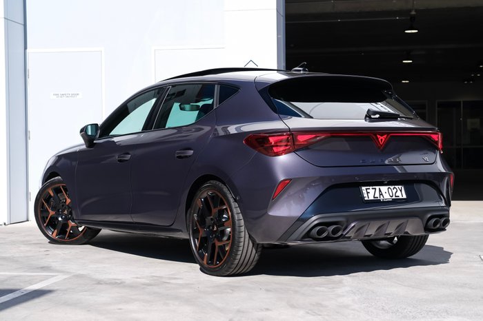 2025 CUPRA Leon VZx