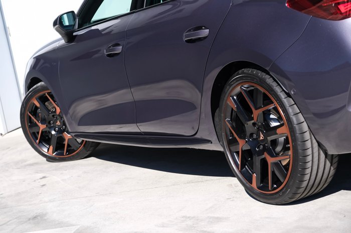 2025 CUPRA Leon VZx