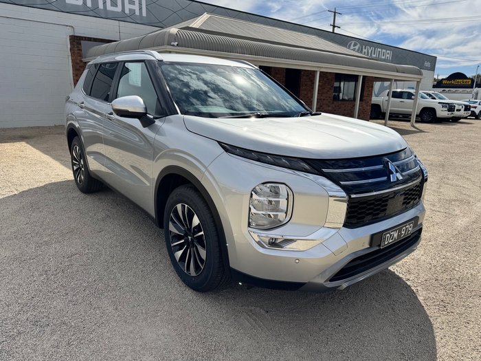 2025 MITSUBISHI Outlander LS