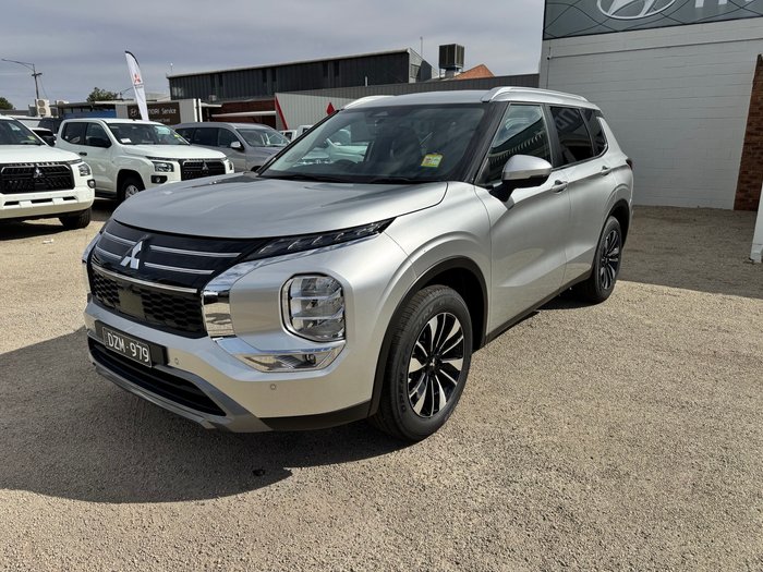 2025 MITSUBISHI Outlander LS