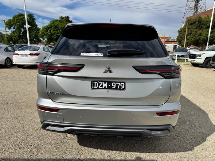 2025 MITSUBISHI Outlander LS