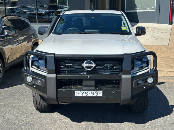 2025 NISSAN NAVARA ST-X