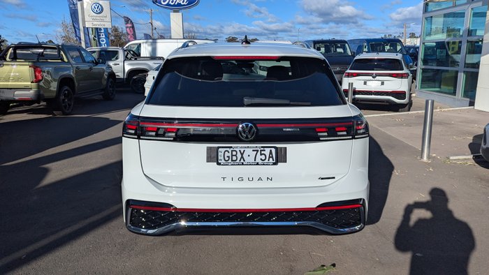 2026 VOLKSWAGEN Tiguan R-LINE