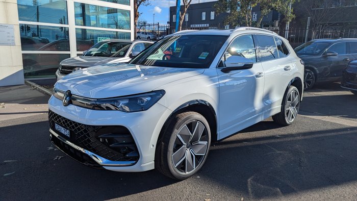 2026 VOLKSWAGEN Tiguan R-LINE