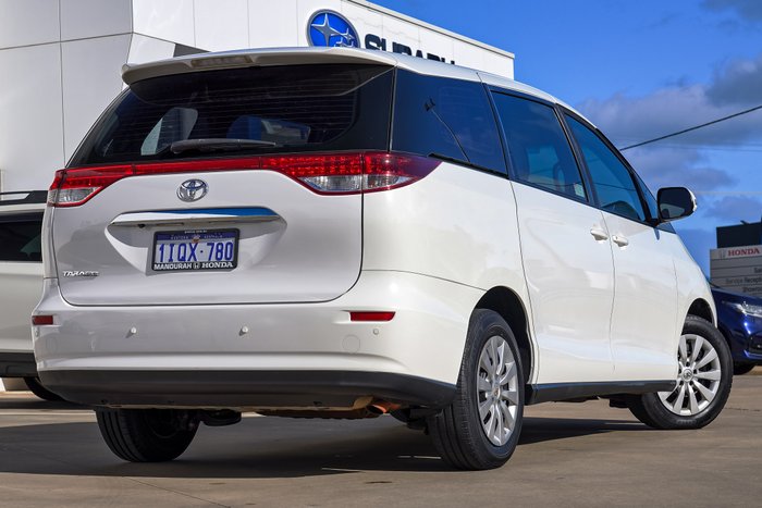 2016 Toyota Tarago GLi