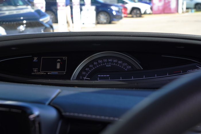 2016 Toyota Tarago GLi