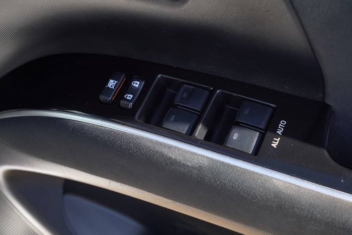 2016 Toyota Tarago GLi