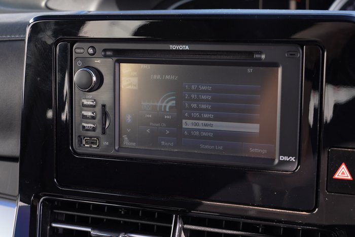 2016 Toyota Tarago GLi