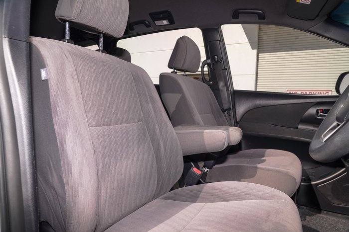 2016 Toyota Tarago GLi
