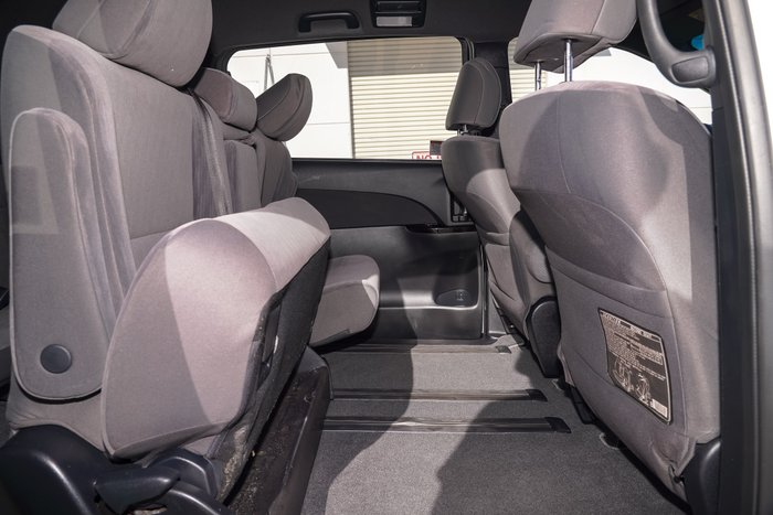 2016 Toyota Tarago GLi