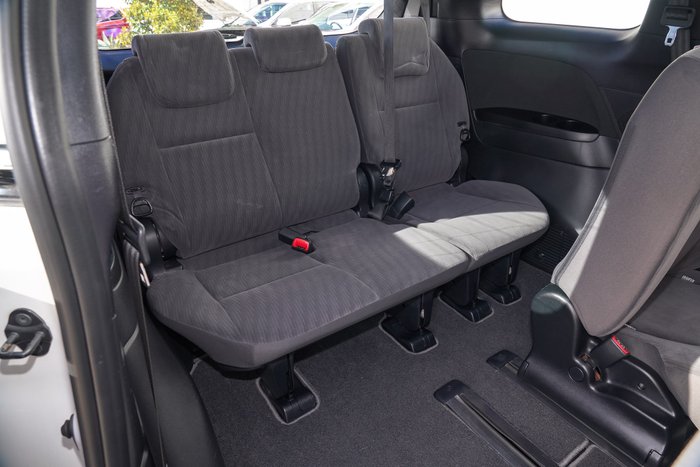 2016 Toyota Tarago GLi