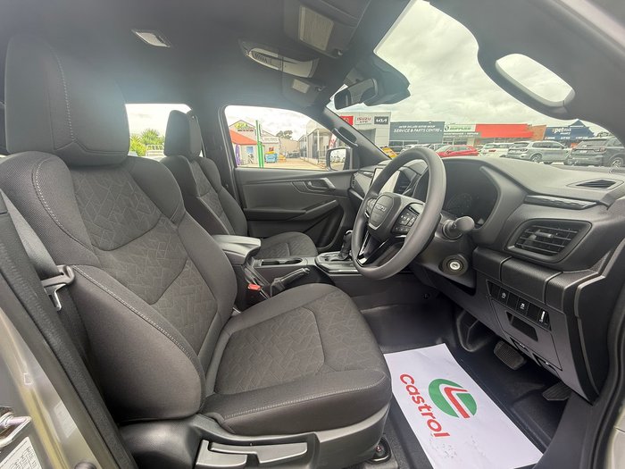 2025 Isuzu D-MAX X-RIDER