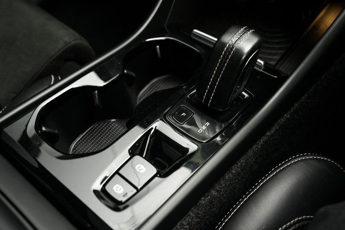 2018 Volvo XC40 T5 R-Design