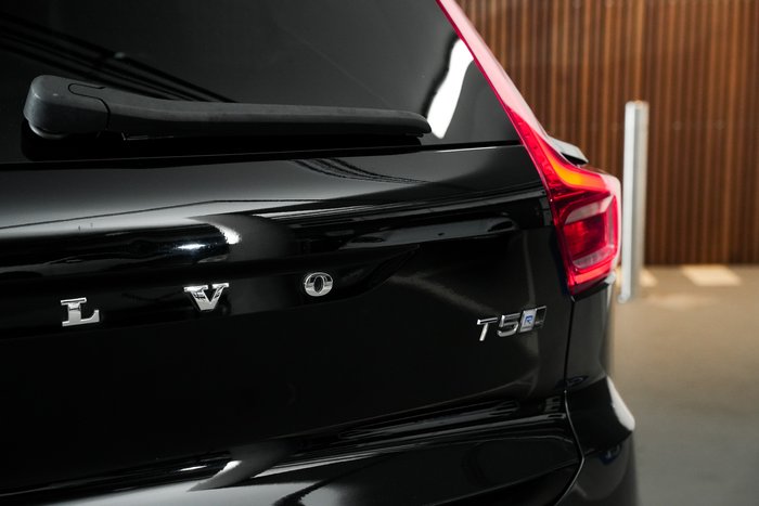 2018 Volvo XC40 T5 R-Design