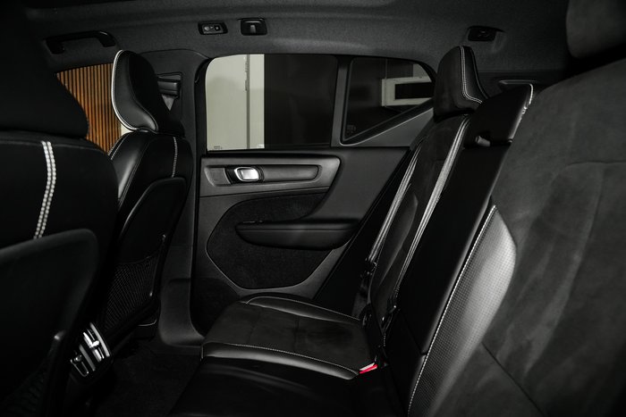 2018 Volvo XC40 T5 R-Design