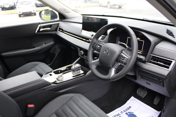 2026 Mitsubishi Outlander LS