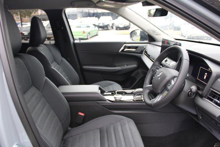 2026 Mitsubishi Outlander LS
