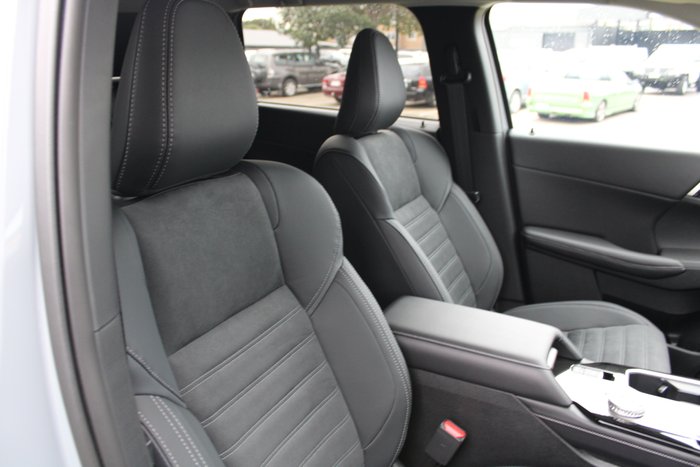 2026 Mitsubishi Outlander LS