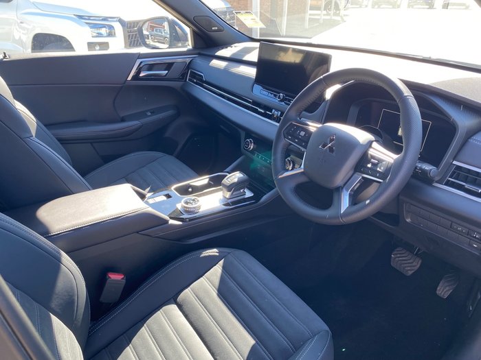 2026 MITSUBISHI Outlander LS BLACK EDN