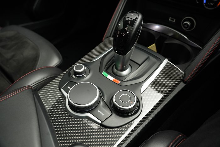 2021 Alfa Romeo Stelvio Quadrifoglio