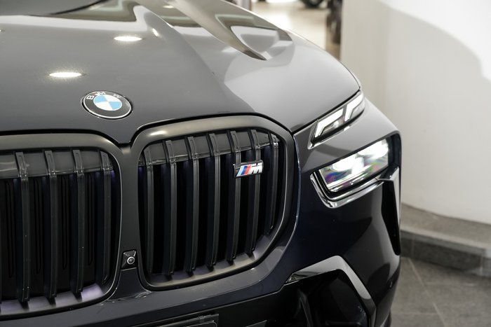 2024 BMW X7 M60i