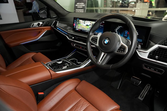 2024 BMW X7 M60i