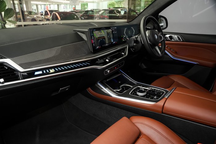 2024 BMW X7 M60i