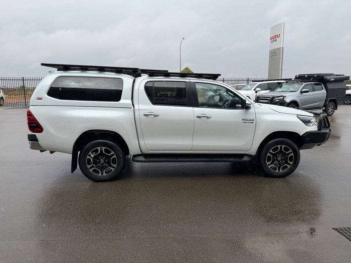 2023 Toyota Hilux SR5