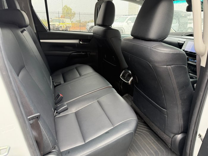 2023 Toyota Hilux SR5