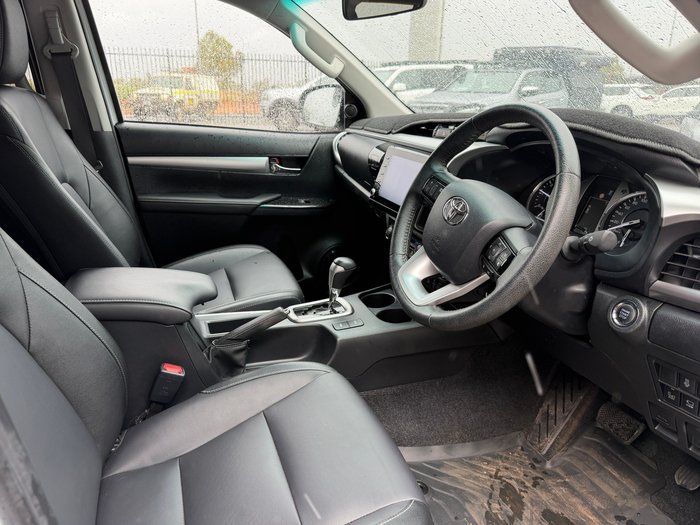2023 Toyota Hilux SR5