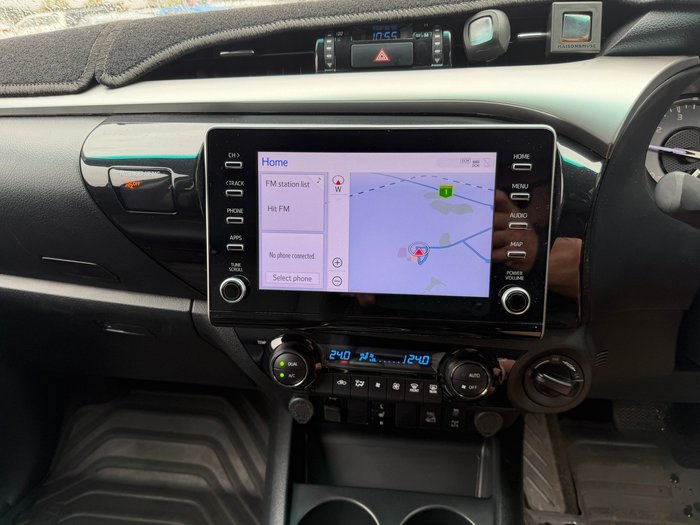 2023 Toyota Hilux SR5