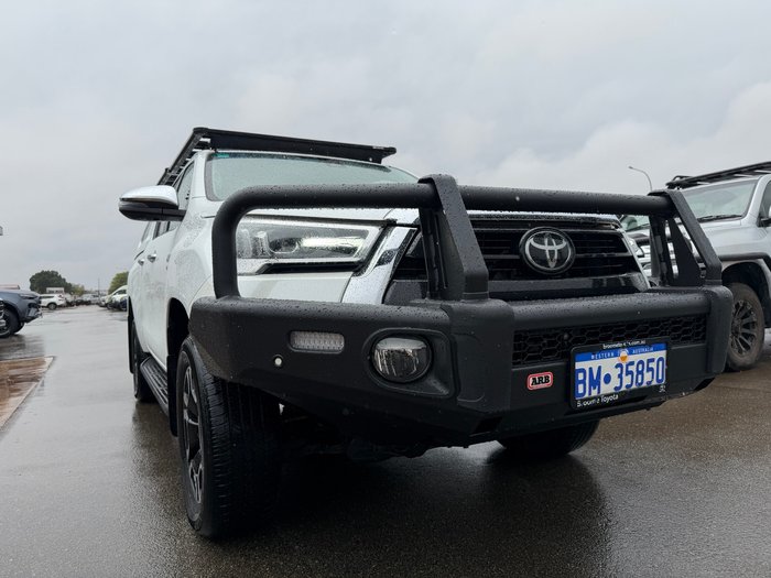 2023 Toyota Hilux SR5