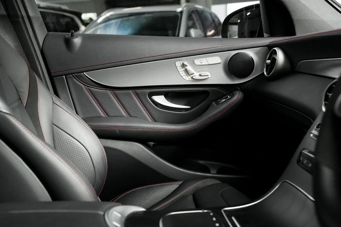 2023 Mercedes-Benz GLC-Class GLC300