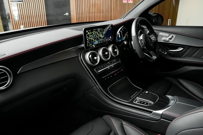 2023 Mercedes-Benz GLC-Class GLC300