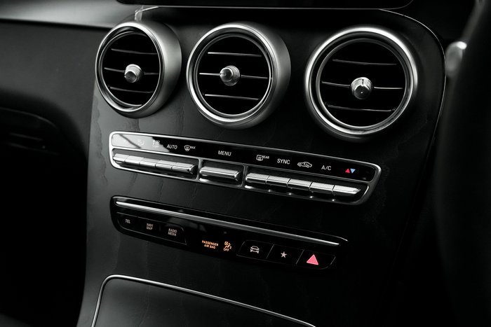 2023 Mercedes-Benz GLC-Class GLC300