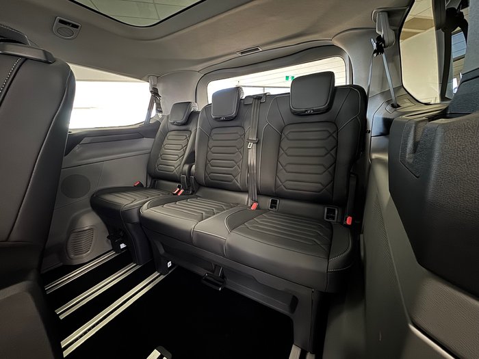 2025 Ford Tourneo Titanium X