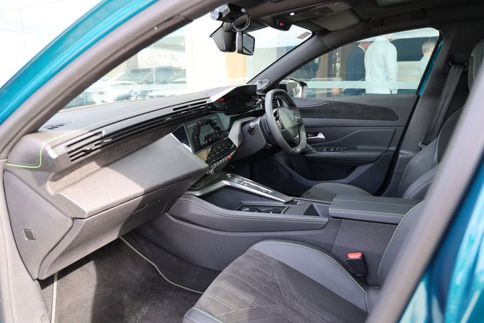 2025 PEUGEOT 308 GT HYBRID