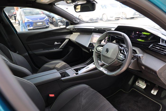 2025 PEUGEOT 308 GT HYBRID