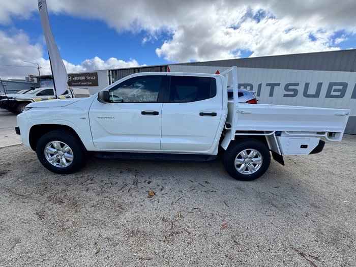 2026 MITSUBISHI Triton GLX+