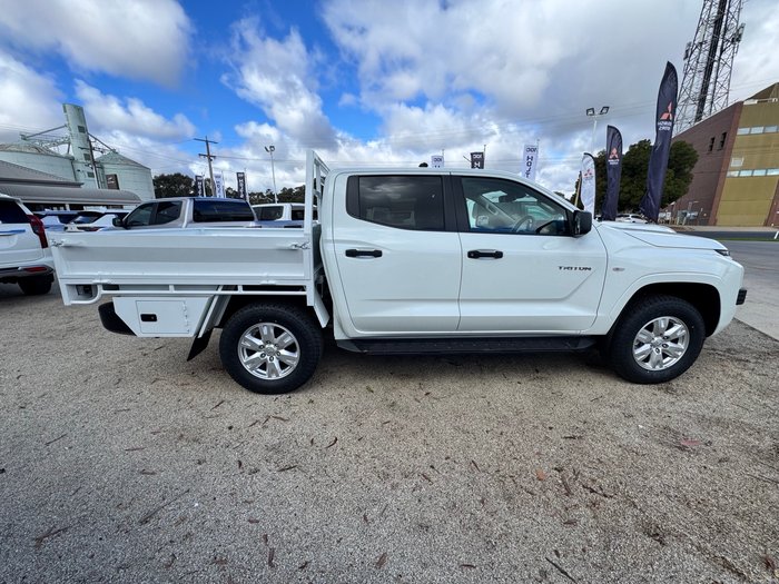 2026 MITSUBISHI Triton GLX+