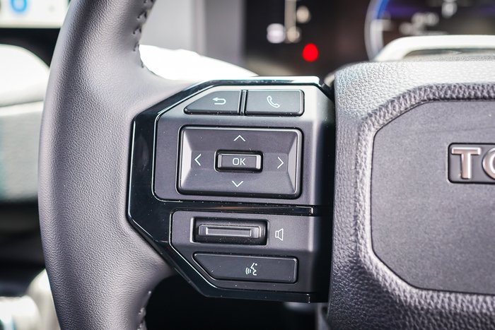 2025 Toyota PRADO GXL