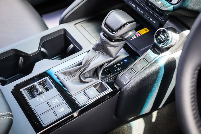 2025 Toyota PRADO GXL