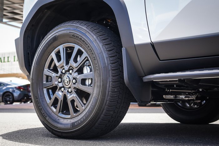 2025 Toyota PRADO GXL