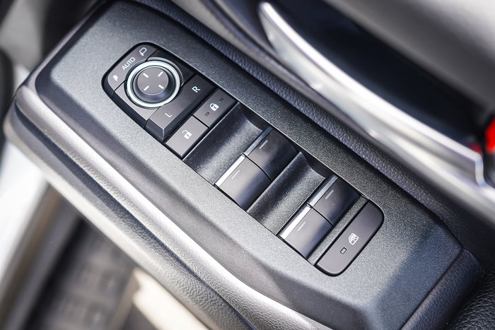 2025 Toyota PRADO GXL