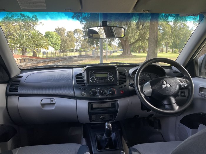 2012 Mitsubishi Triton