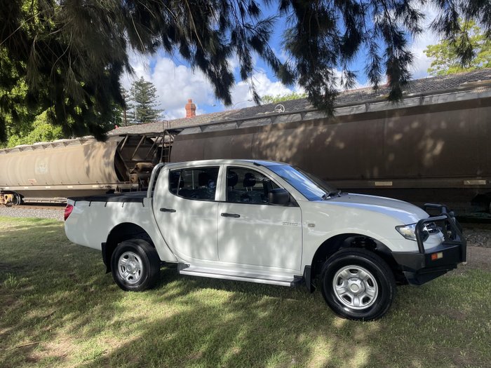 2012 Mitsubishi Triton