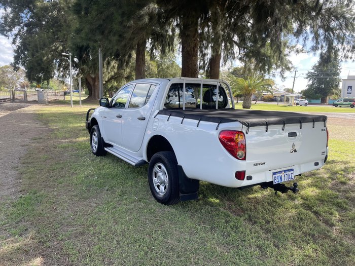 2012 Mitsubishi Triton